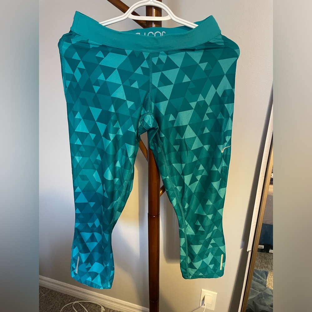 Nike Crops